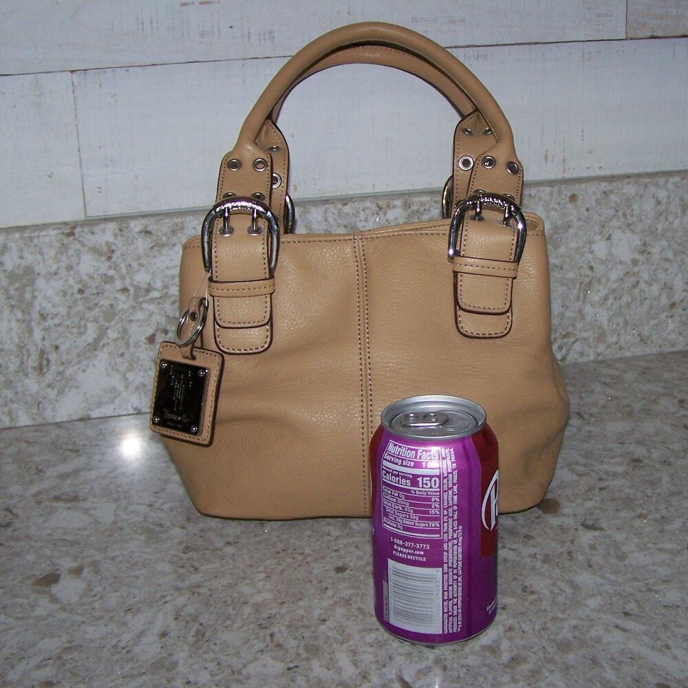 Tiganello Tan Leather Bucket Bag with Matching Key Fob - Picture 8 of 8